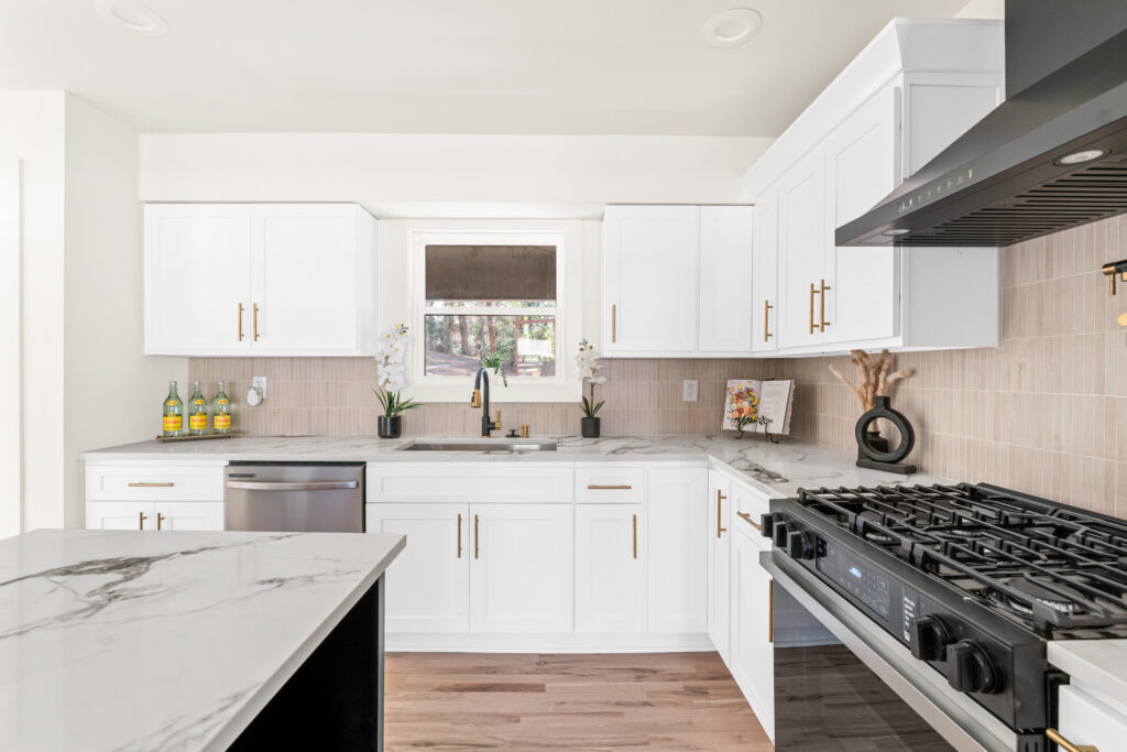 Cabinet Lighthouse photo