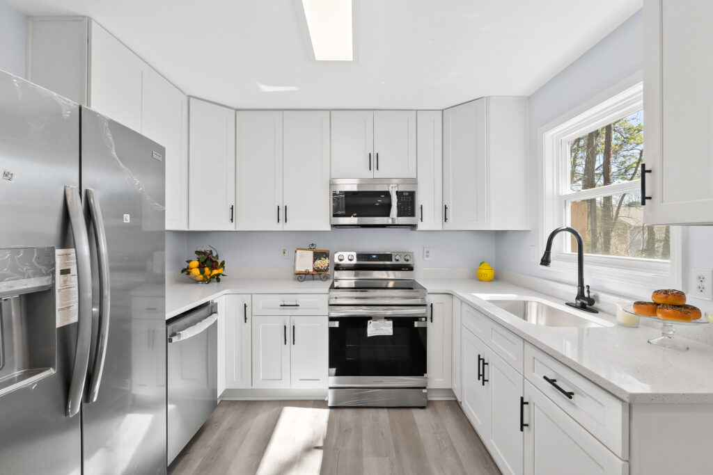 white shaker cabinet