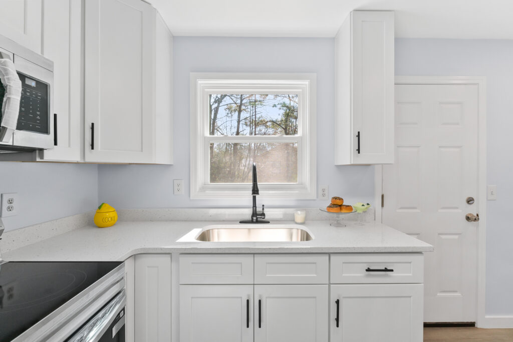 white shaker cabinet